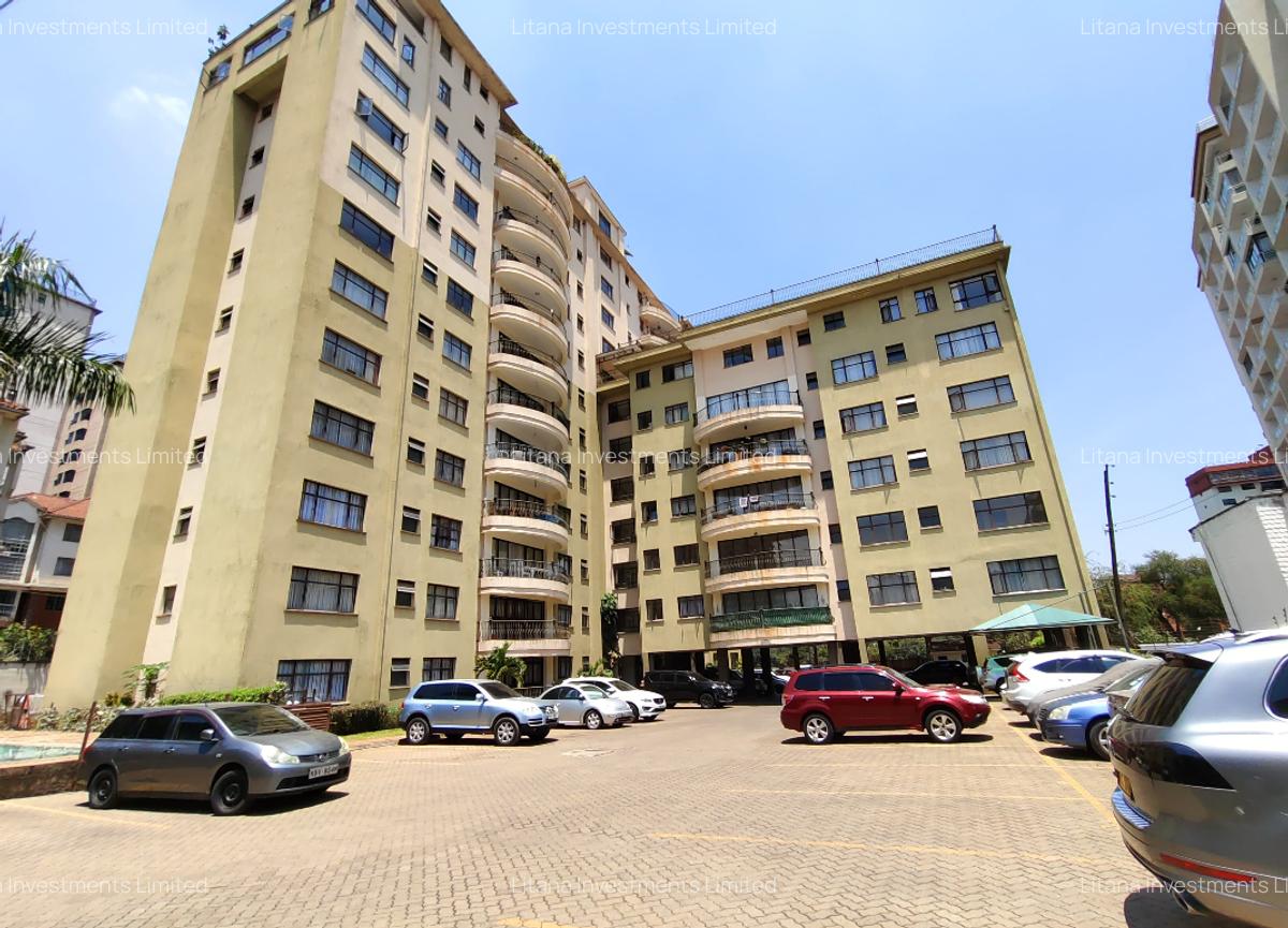 2 Bed Apartment with En Suite at Off Dennis Pritt - 1