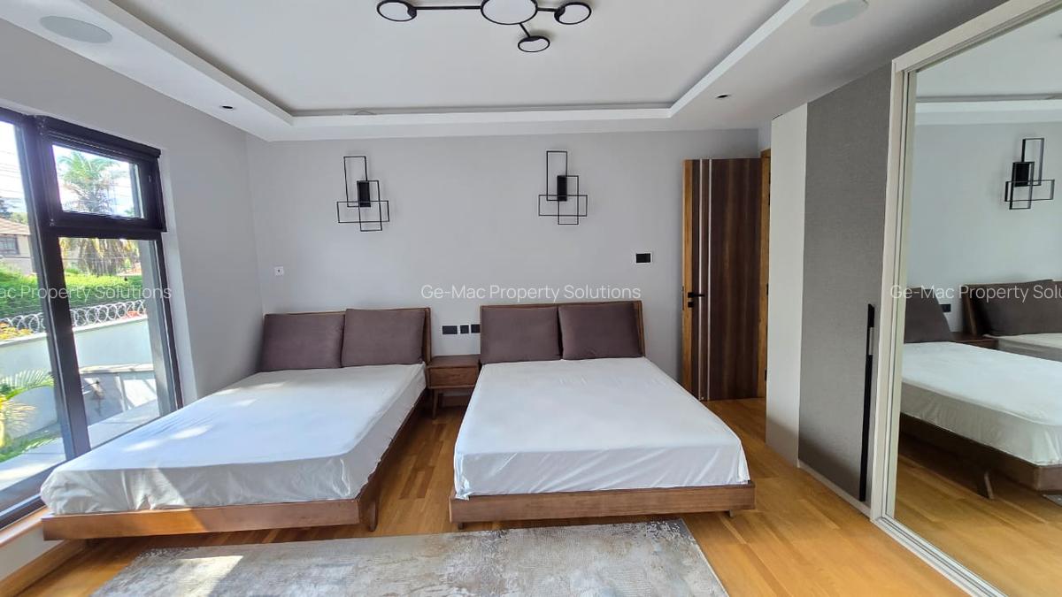 5 Bed House with En Suite in Lavington - 5