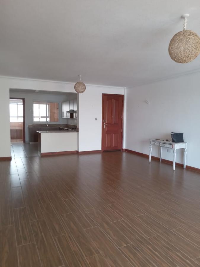 3 Bed Apartment with En Suite at Riverside Drive - 6