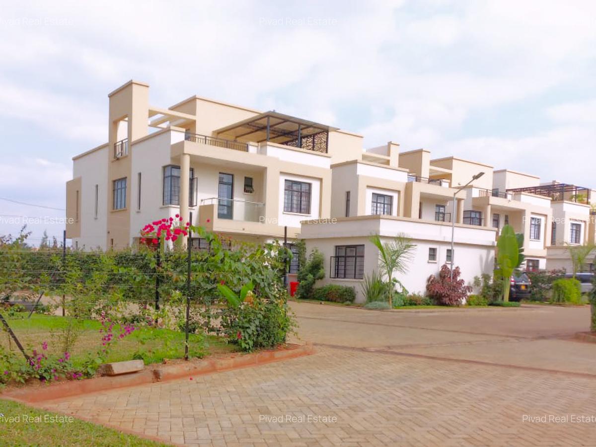 4 Bed Townhouse with Garden in Membley - 1