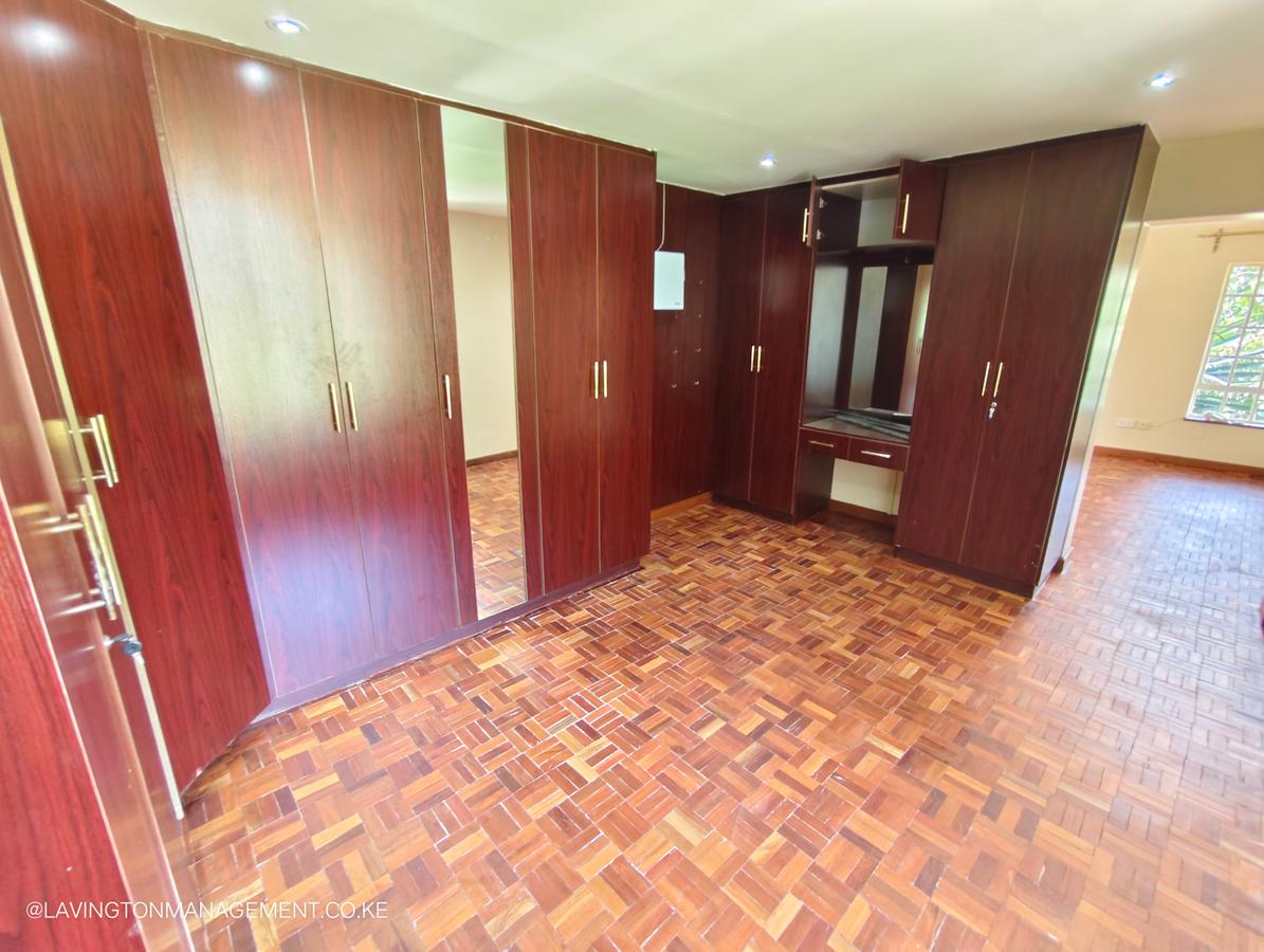 5 Bed Townhouse with En Suite at Lavington Green - 16