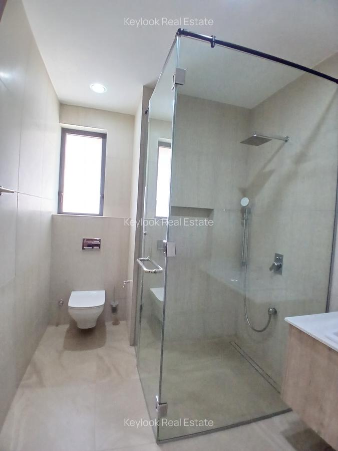 5 Bed Townhouse with En Suite at Lavington Green - 14