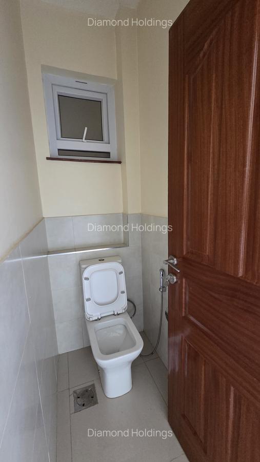 4 Bed Apartment with En Suite at Parklands - 12