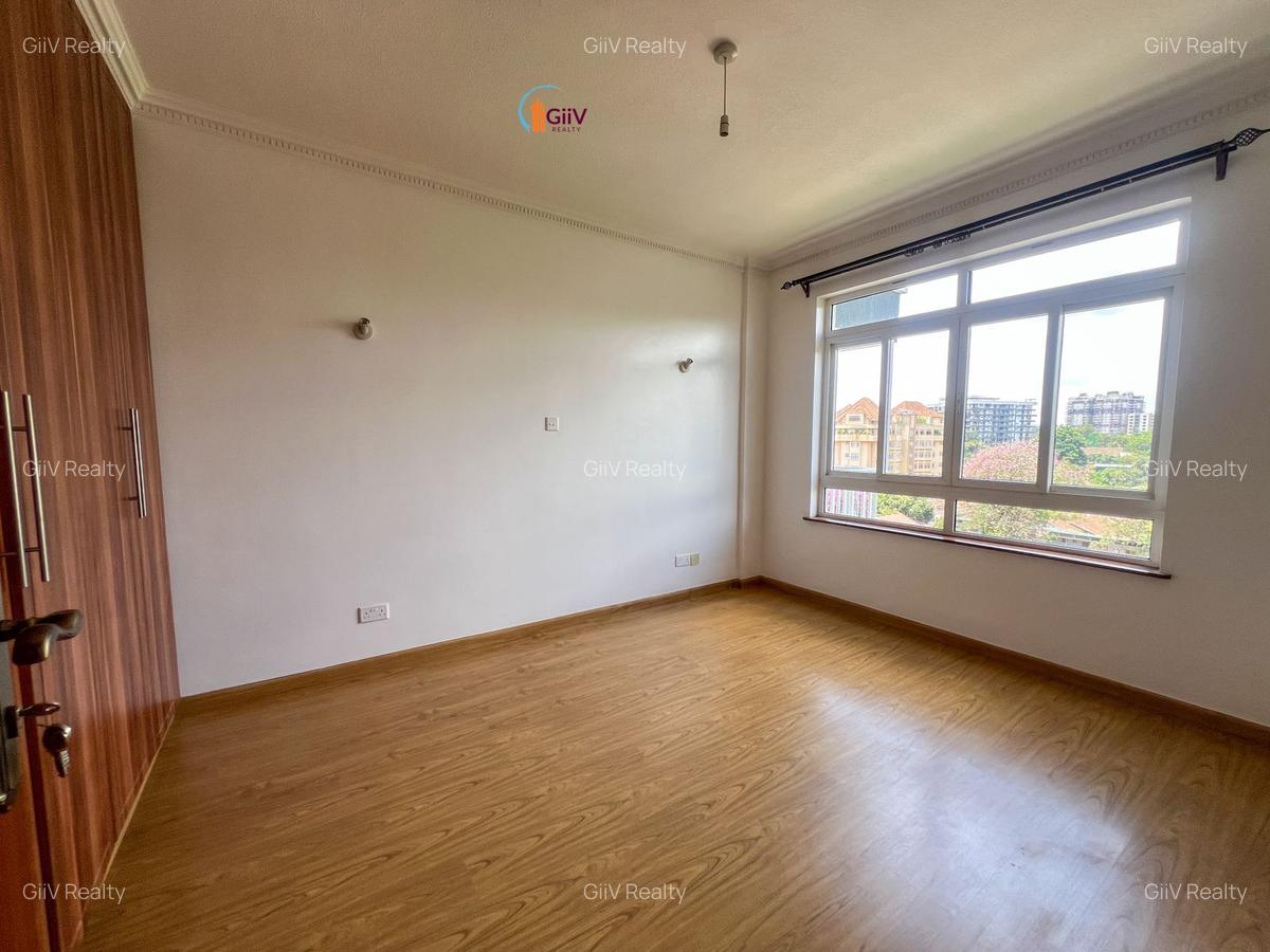 3 Bed Villa with En Suite in Westlands Area - 10