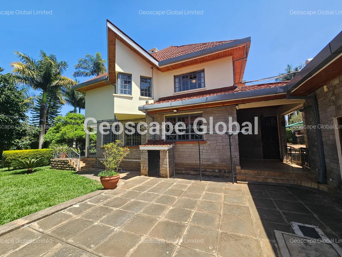 5 Bed House with En Suite in Runda - 2