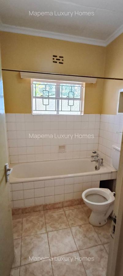 4 Bed House with En Suite at Old Runda - 11