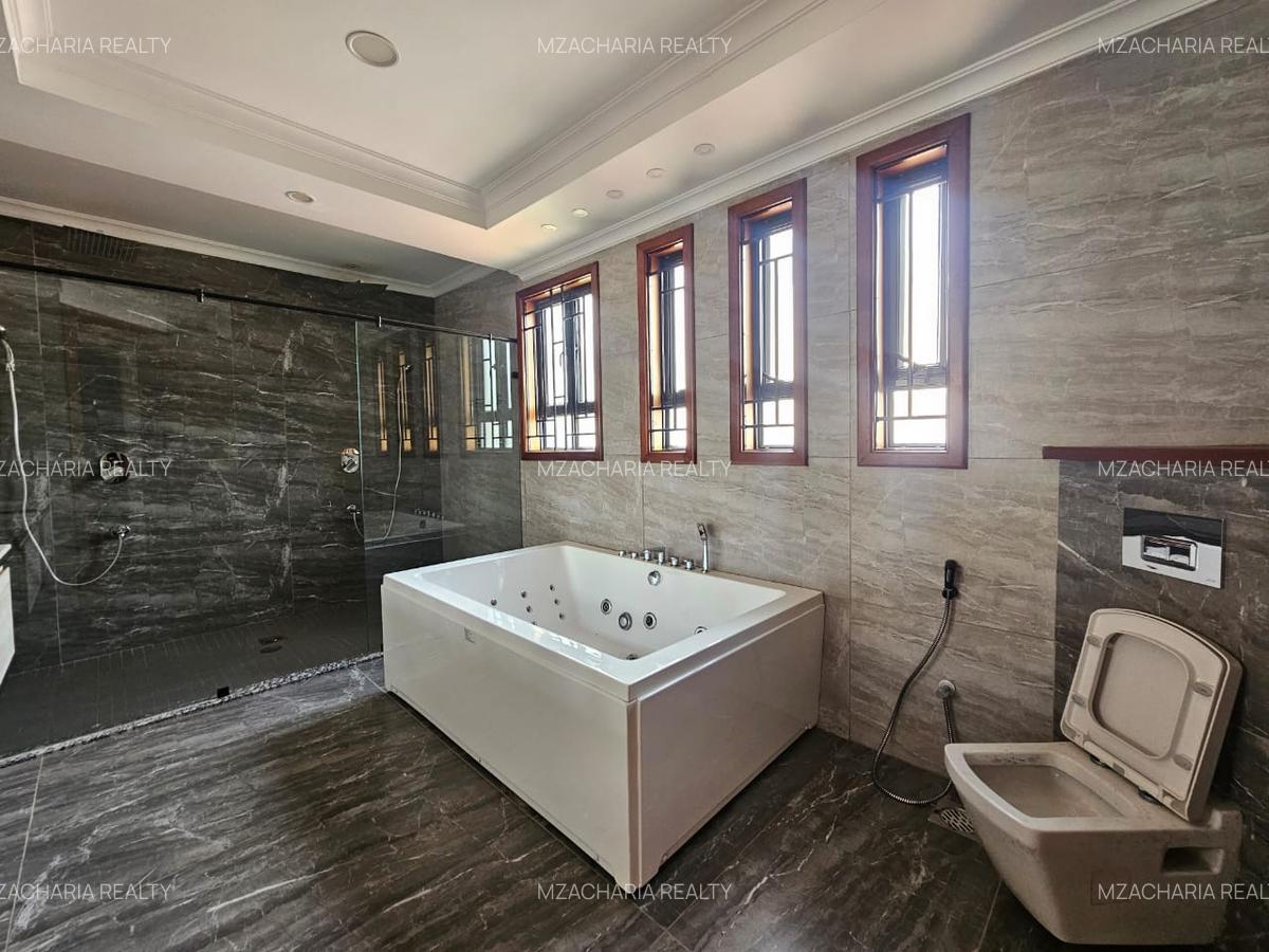 6 Bed Villa with En Suite in Lavington - 19