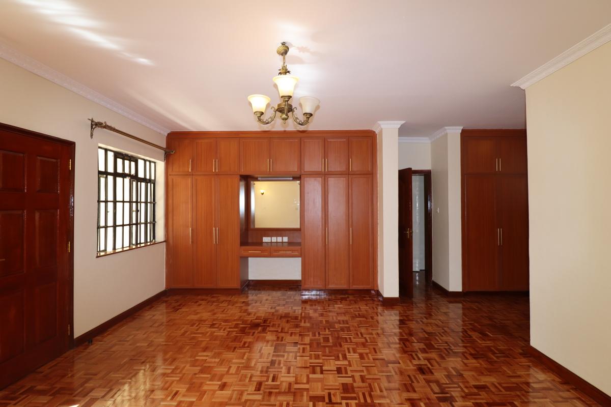 4 Bed Townhouse with En Suite at Chalbi Drive - 6