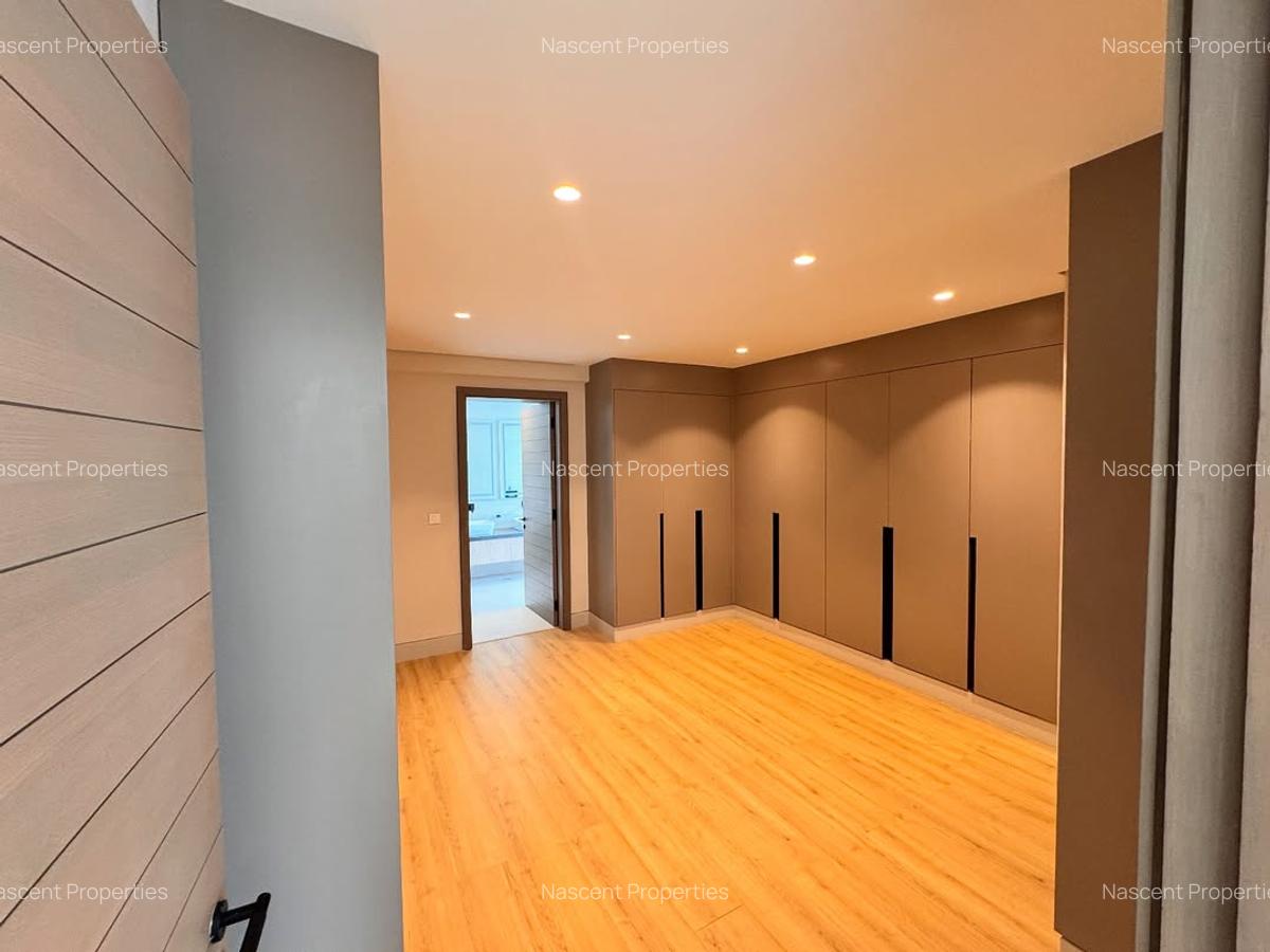 5 Bed House with En Suite in Kyuna - 11