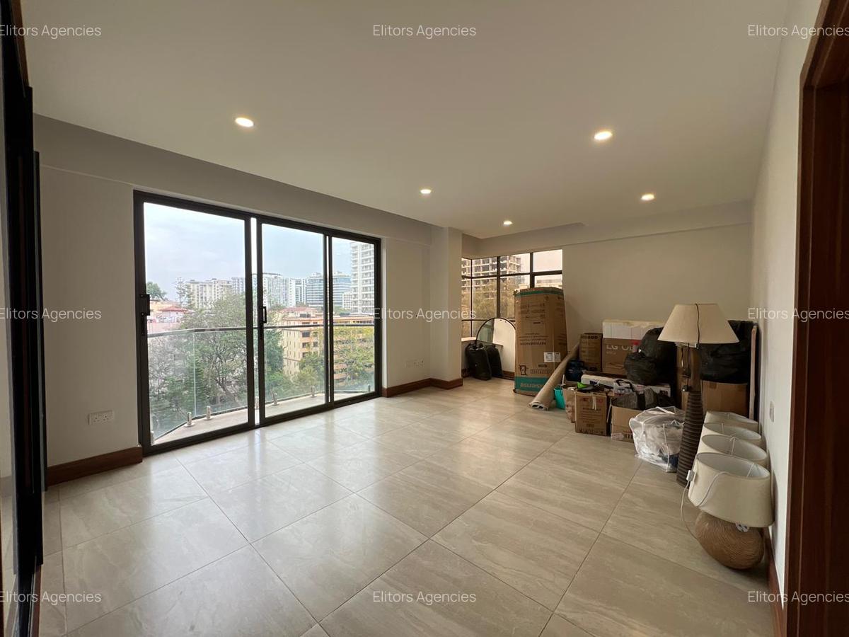 3 Bed Apartment with En Suite at Raphta Road - 12