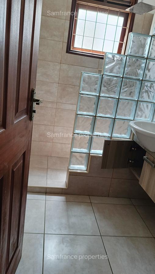 4 Bed Townhouse with En Suite at Greenwood Drive - 4