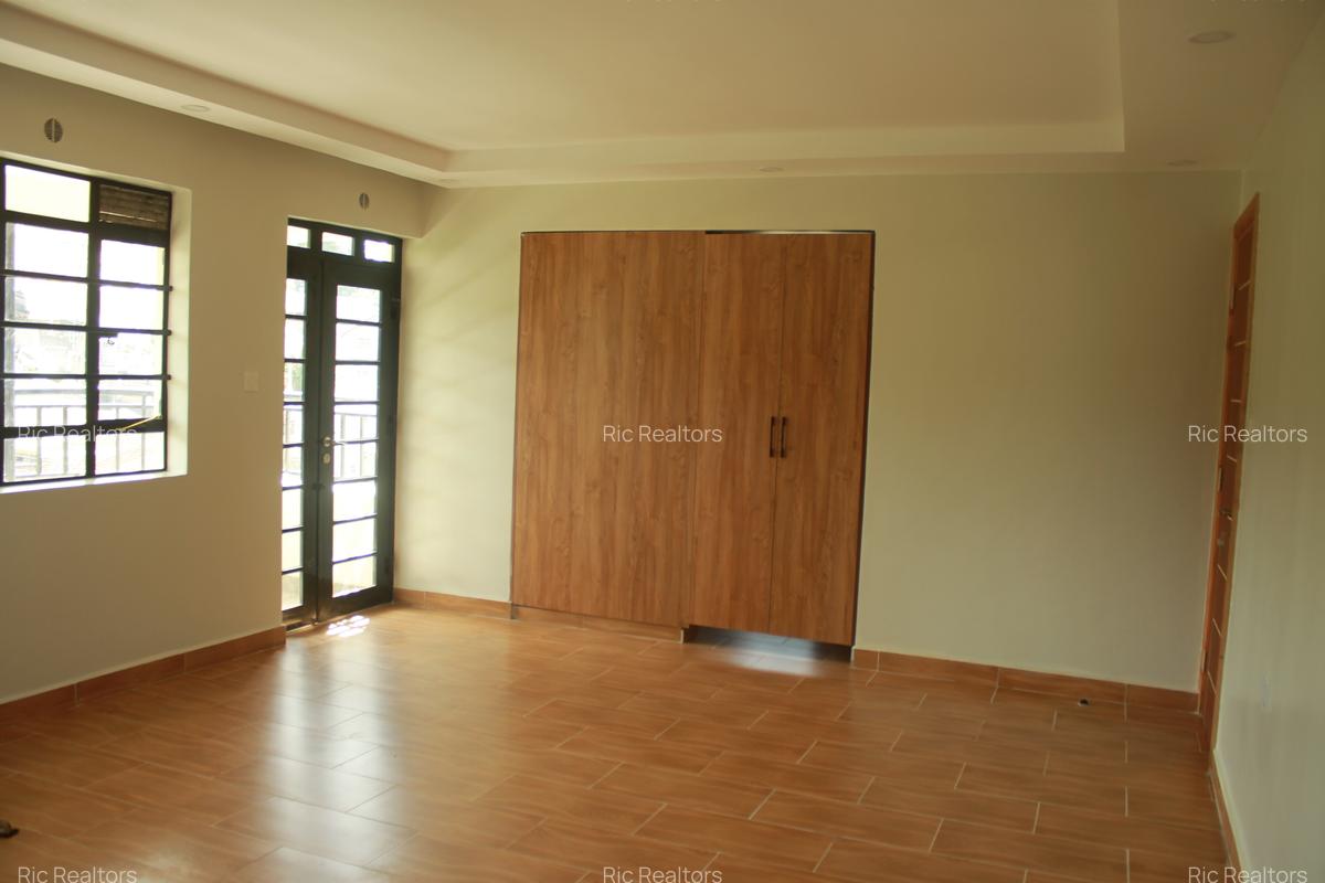 4 Bed Townhouse with En Suite at Banana - Kiambu - 14