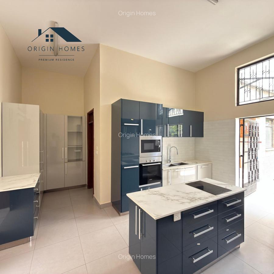 5 Bed House with En Suite at Westlands - 1