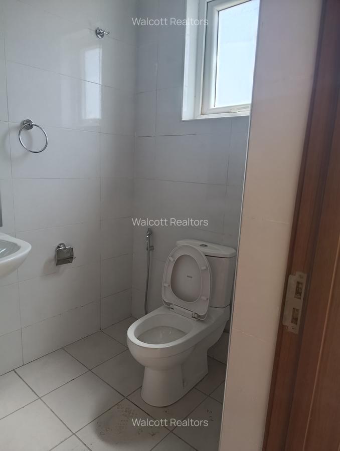 Studio Apartment with En Suite in Westlands Area - 14