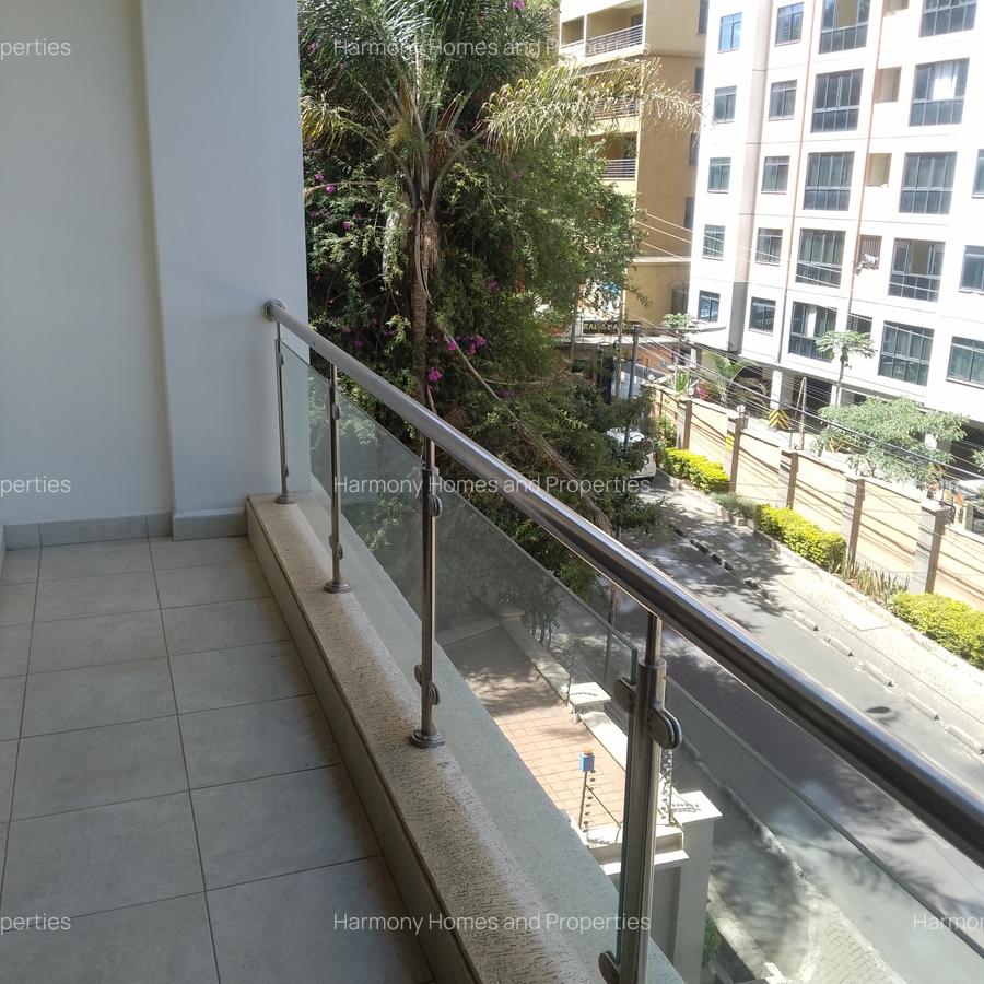 Serviced 2 Bed Apartment with En Suite at Riverside - 5