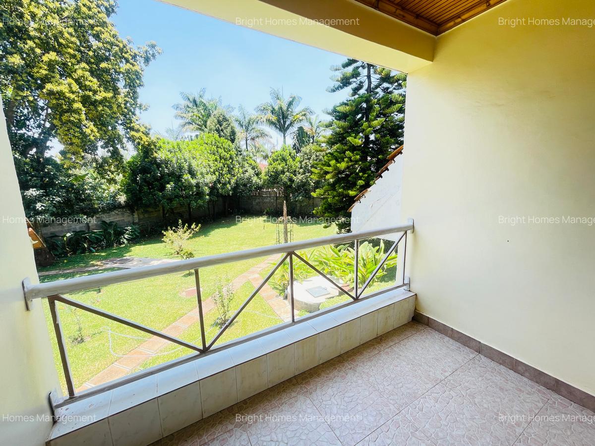 5 Bed Villa with En Suite in Runda - 12