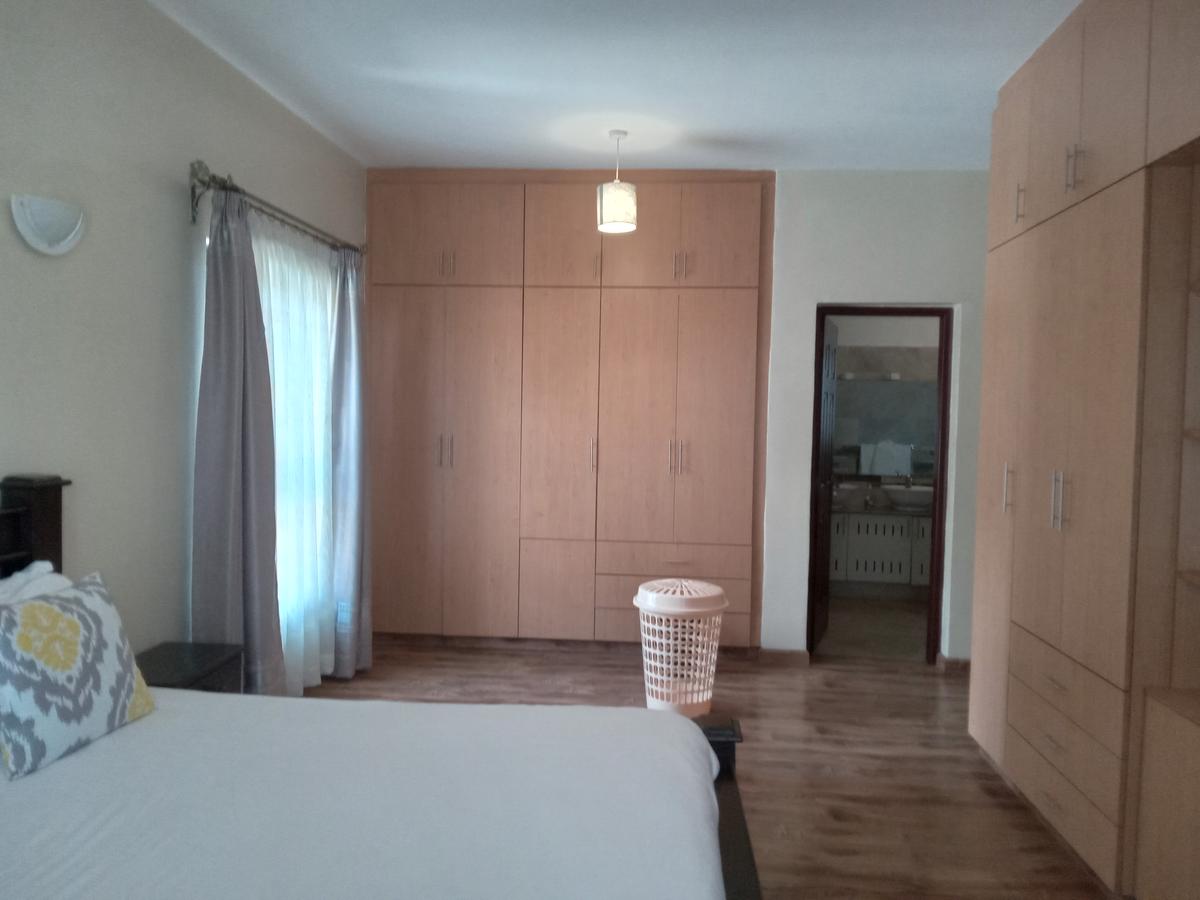 Serviced 2 Bed Apartment with En Suite at Westlands Area - 10