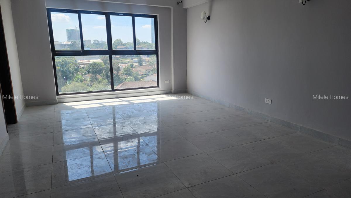 Serviced 2 Bed Apartment with En Suite at Brookside Drive - 3