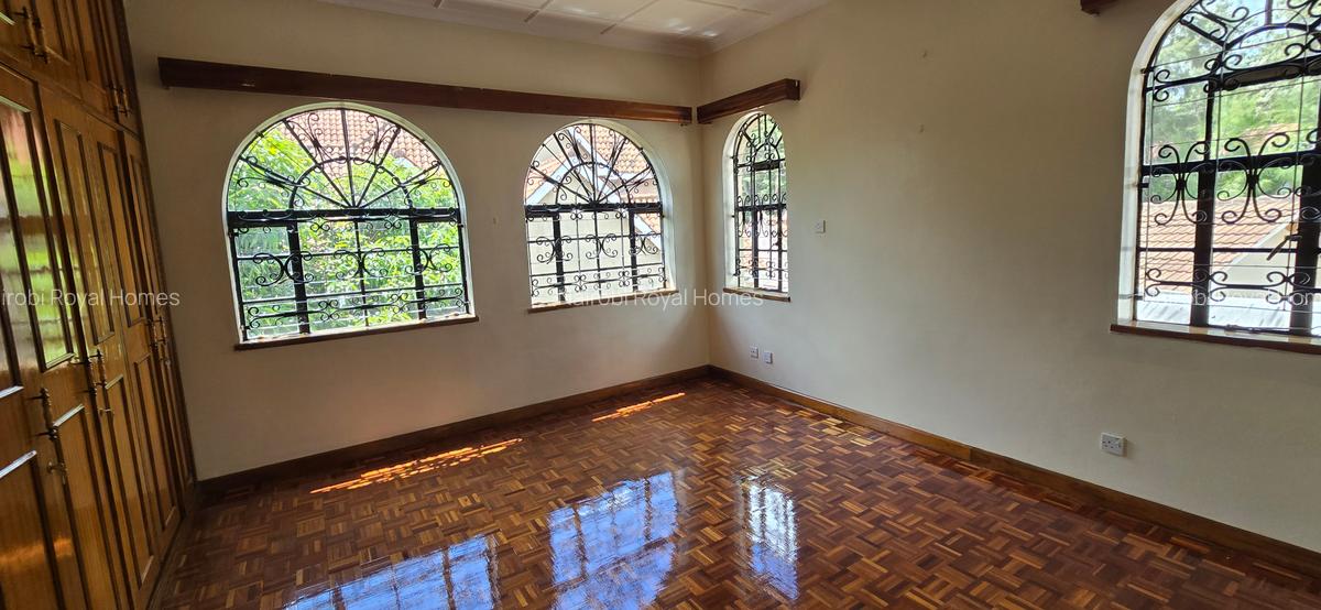 5 Bed Townhouse with En Suite at Nyari Close - 11