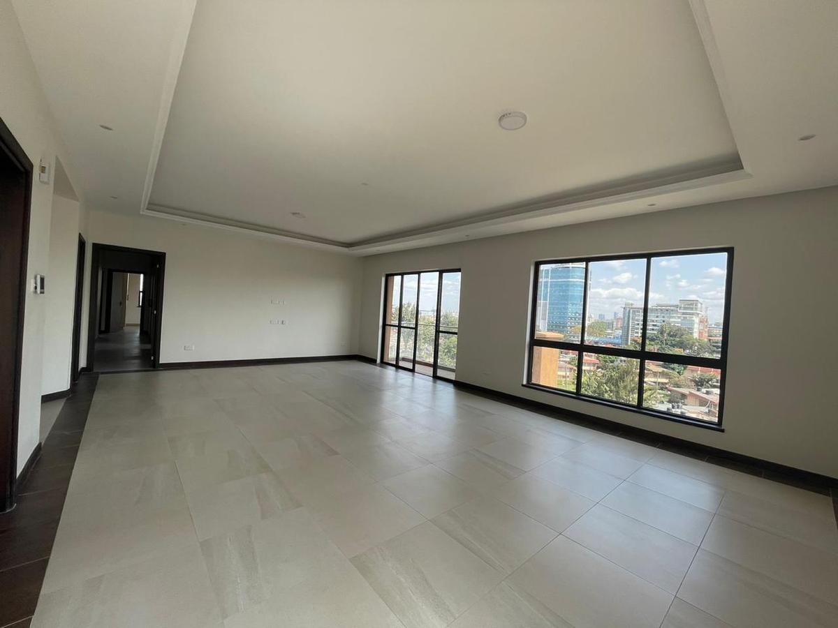 3 Bed Apartment with En Suite in Parklands - 19