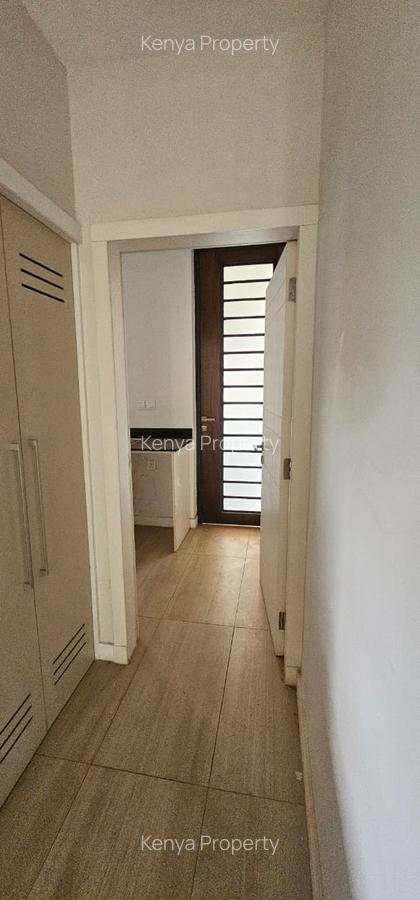 5 Bed Villa with En Suite at James Gichuru Road - 6