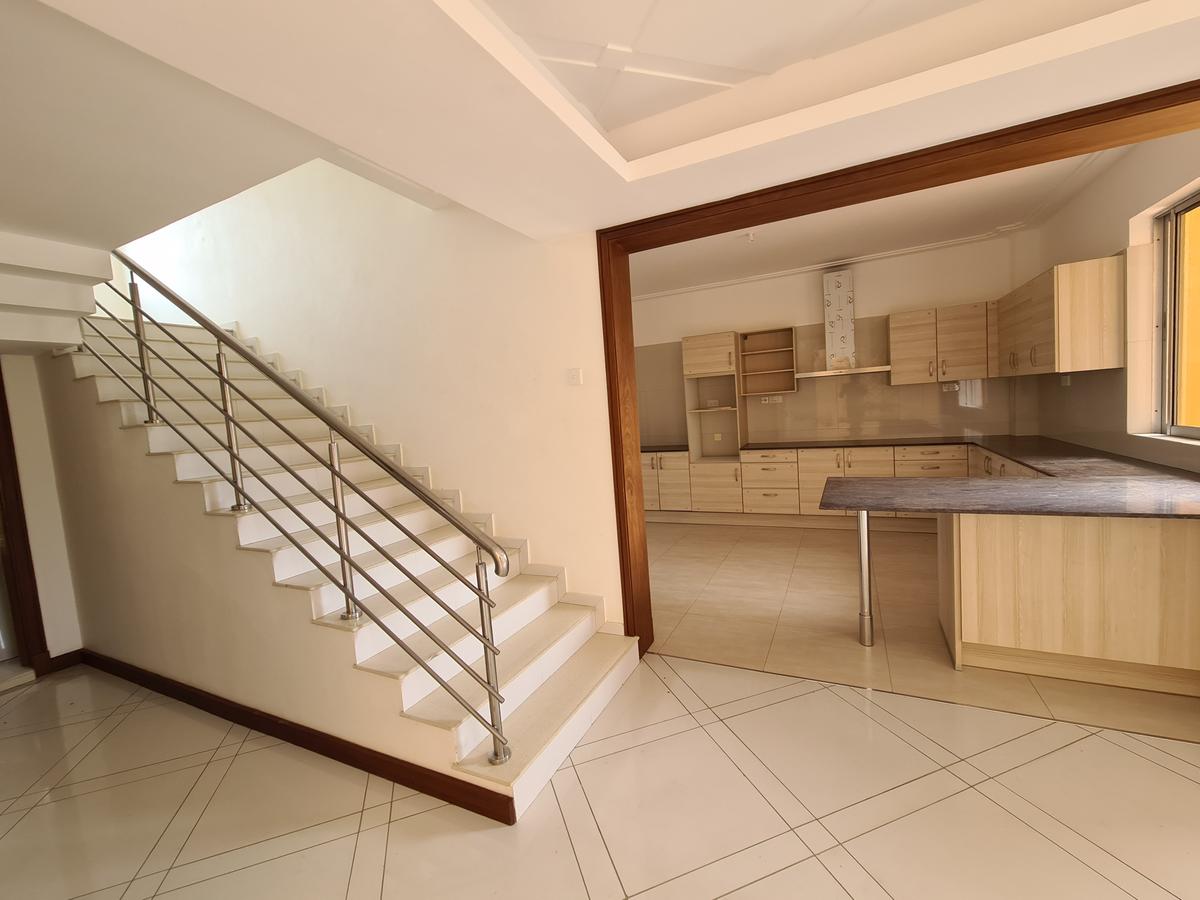 4 Bed Apartment with En Suite in Nyali Area - 4