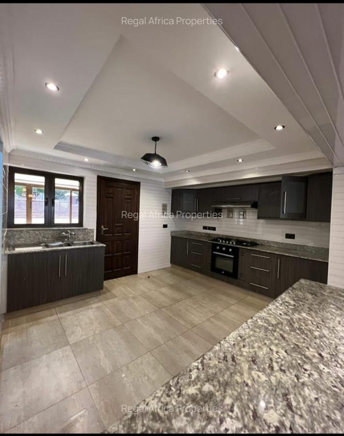 5 Bed Townhouse with En Suite at Muthangari Road - 4