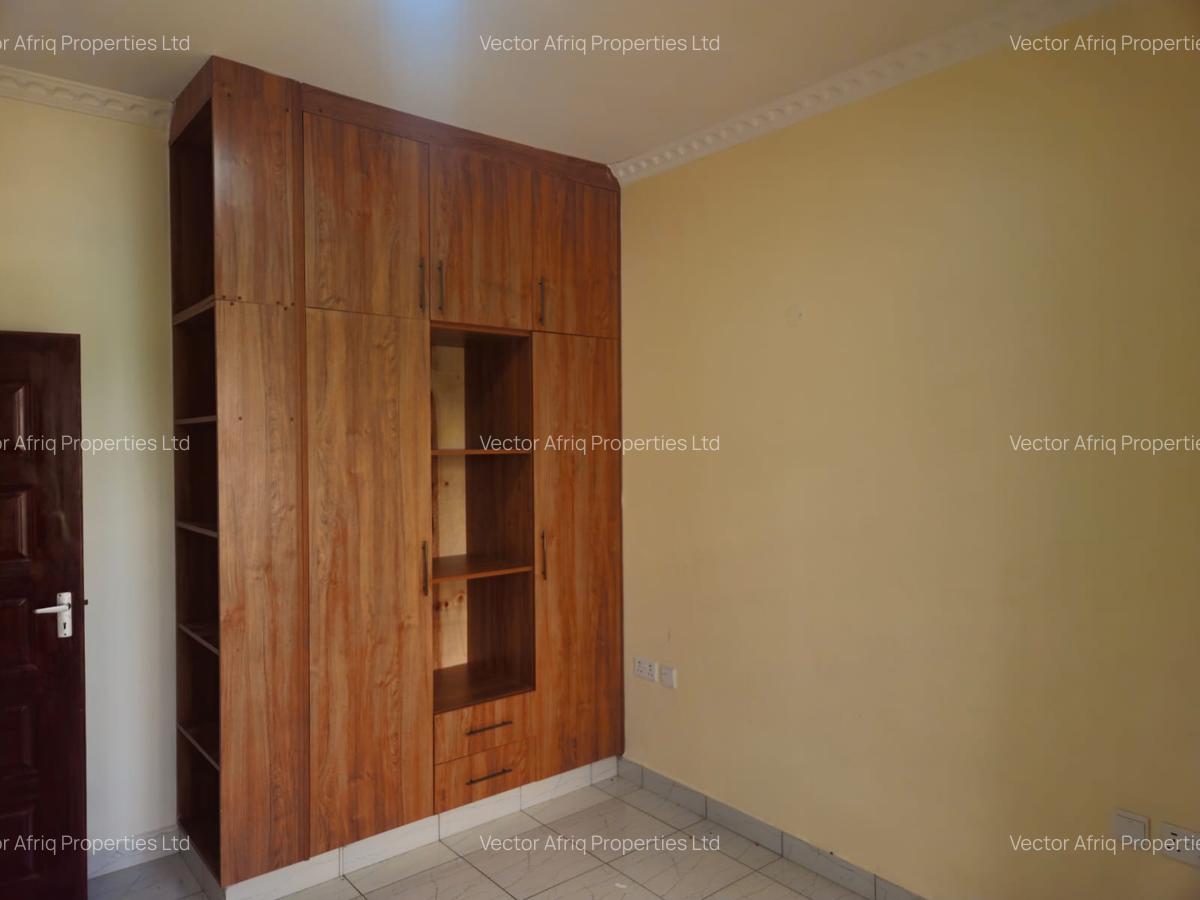 4 Bed House with En Suite in Kitengela - 2