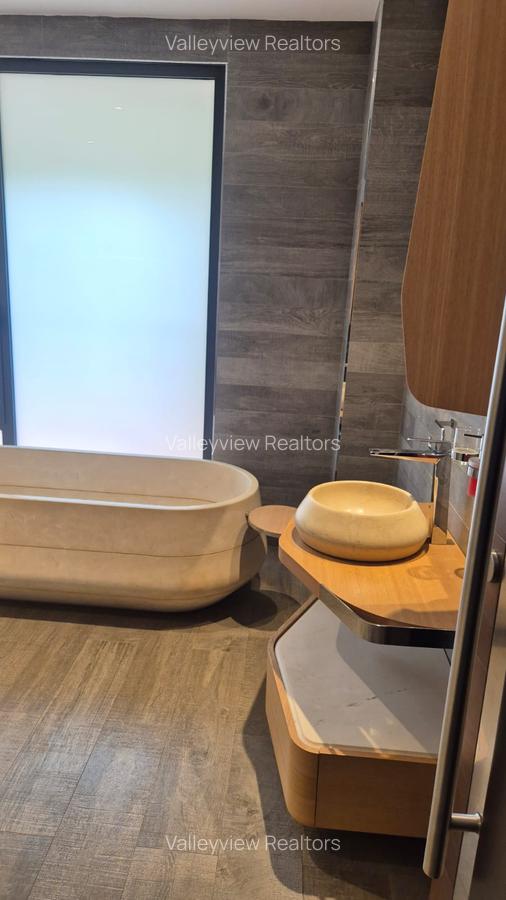 4 Bed House with En Suite at Loresho - 10