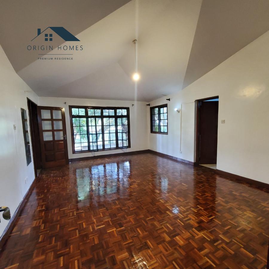 5 Bed Townhouse with En Suite at Lavington - 14