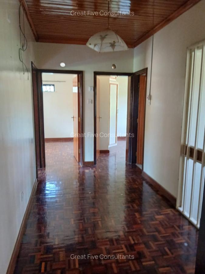 5 Bed Villa with En Suite in Nyari - 12