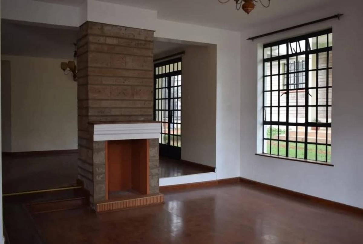 5 Bed Townhouse with En Suite at Lavington - 11