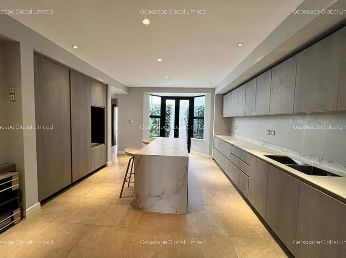 5 Bed Townhouse with En Suite in Runda - 5