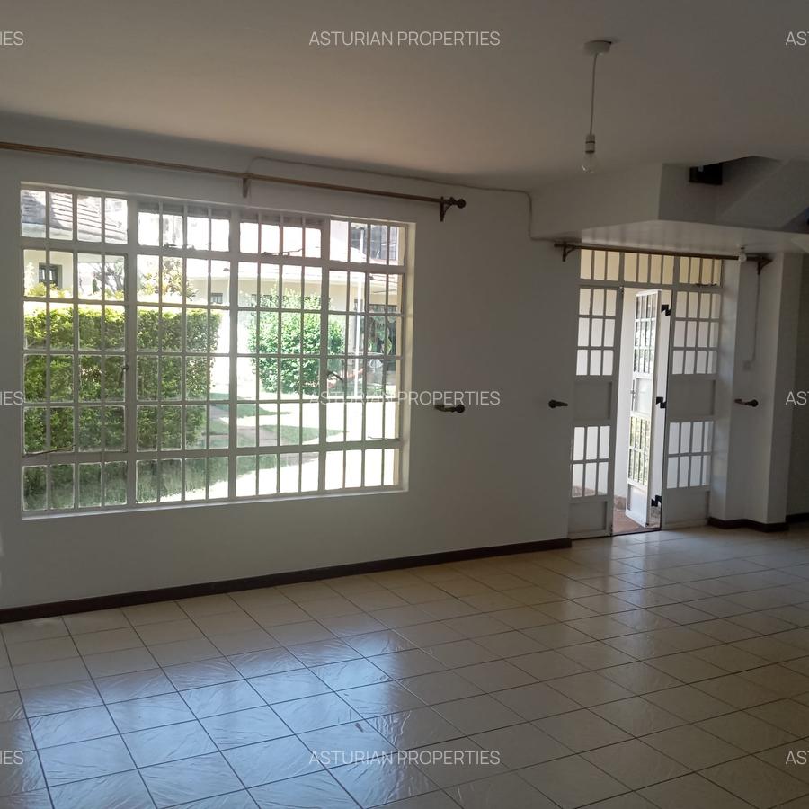 4 Bed Villa with En Suite in Westlands Area - 3