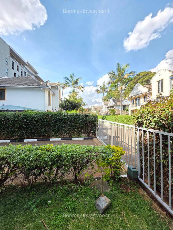 4 Bed Townhouse with En Suite at Lavington Green. - 3