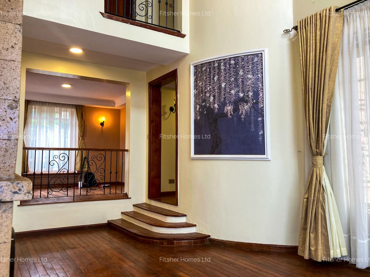 4 Bed House with En Suite in Runda - 14