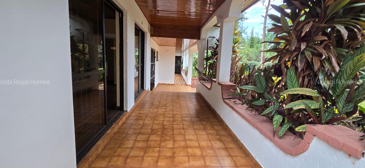 4 Bed House with En Suite at Nyari Close - 5