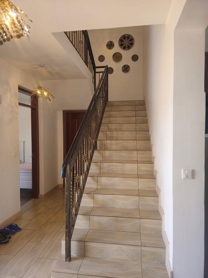 5 Bed Townhouse with En Suite at Mugutha - 9