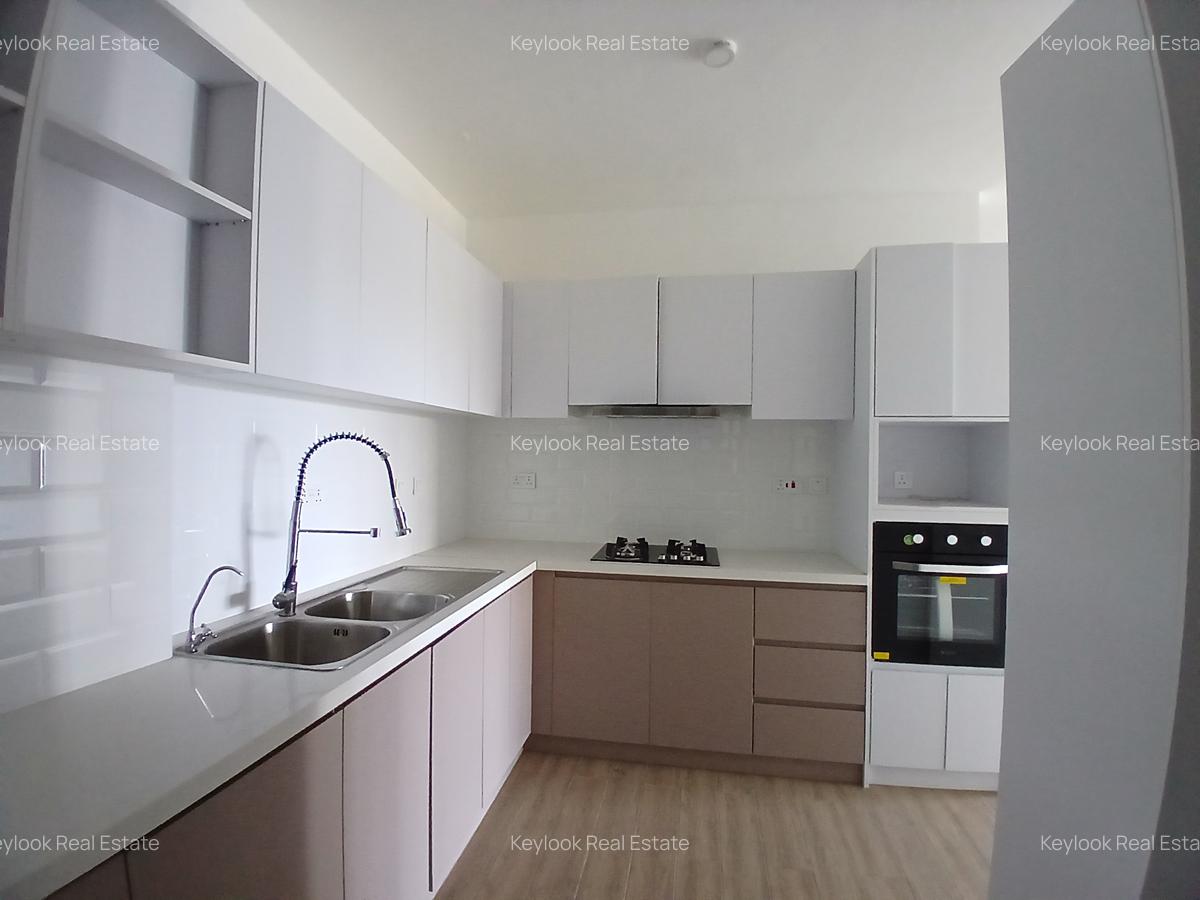 3 Bed Apartment with En Suite at Lavington - 9