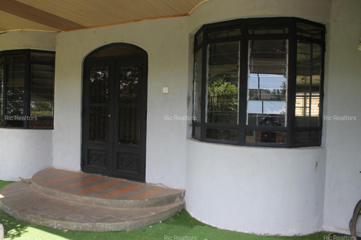 3 Bed House with En Suite at Karen - Fairacres - 7