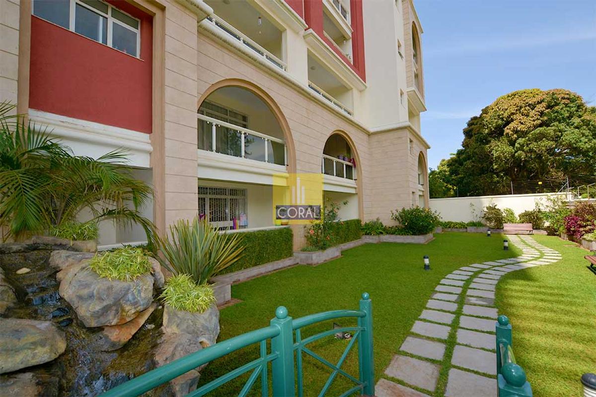 3 Bed Apartment with En Suite in Parklands - 19