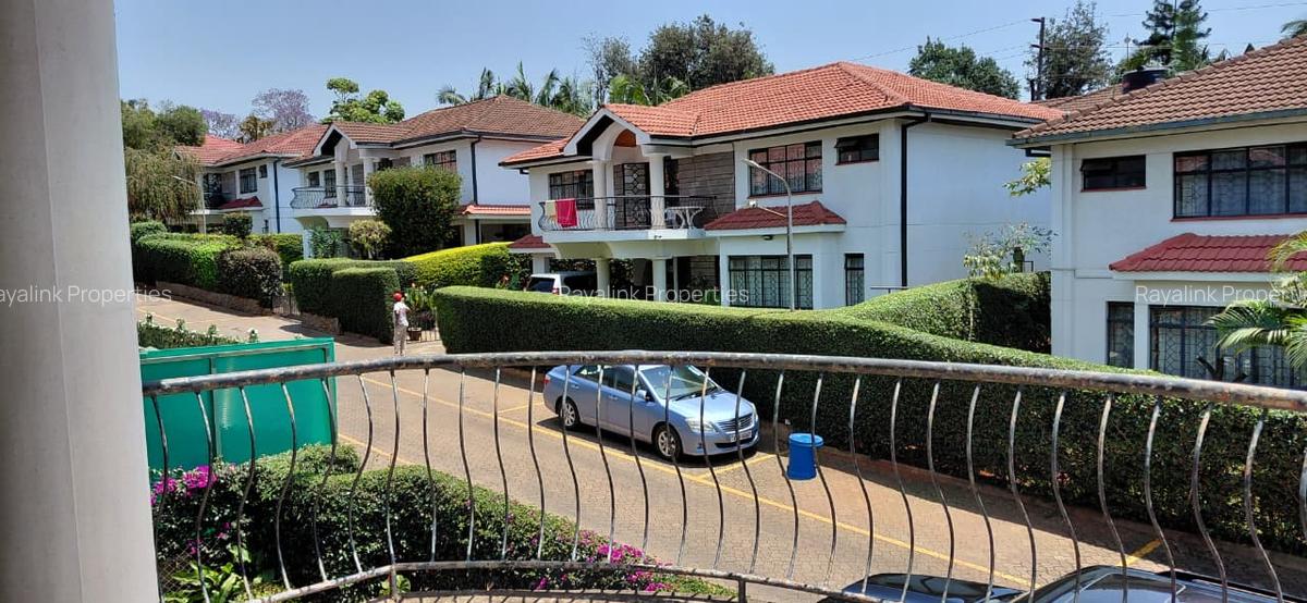 4 Bed Townhouse with En Suite at Grivellea - 17