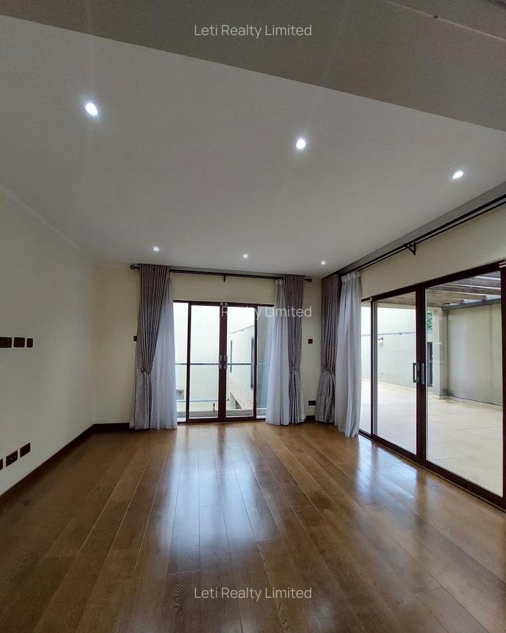 5 Bed Townhouse with En Suite in Lavington - 5