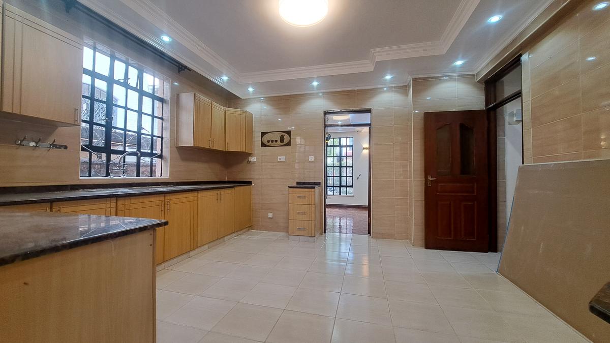 5 Bed Townhouse with En Suite at Chalbi Drive - 6