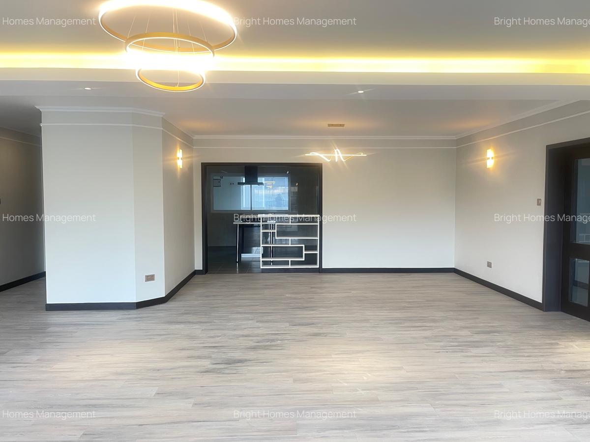 3 Bed Apartment with En Suite in Riverside - 3