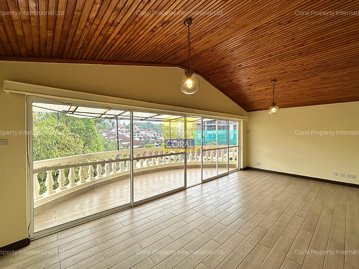 2 Bed Apartment in Brookside - 6