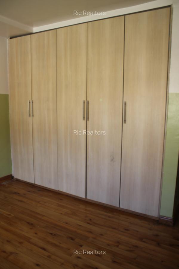 3 Bed House with En Suite at Karen - Fairacres - 16