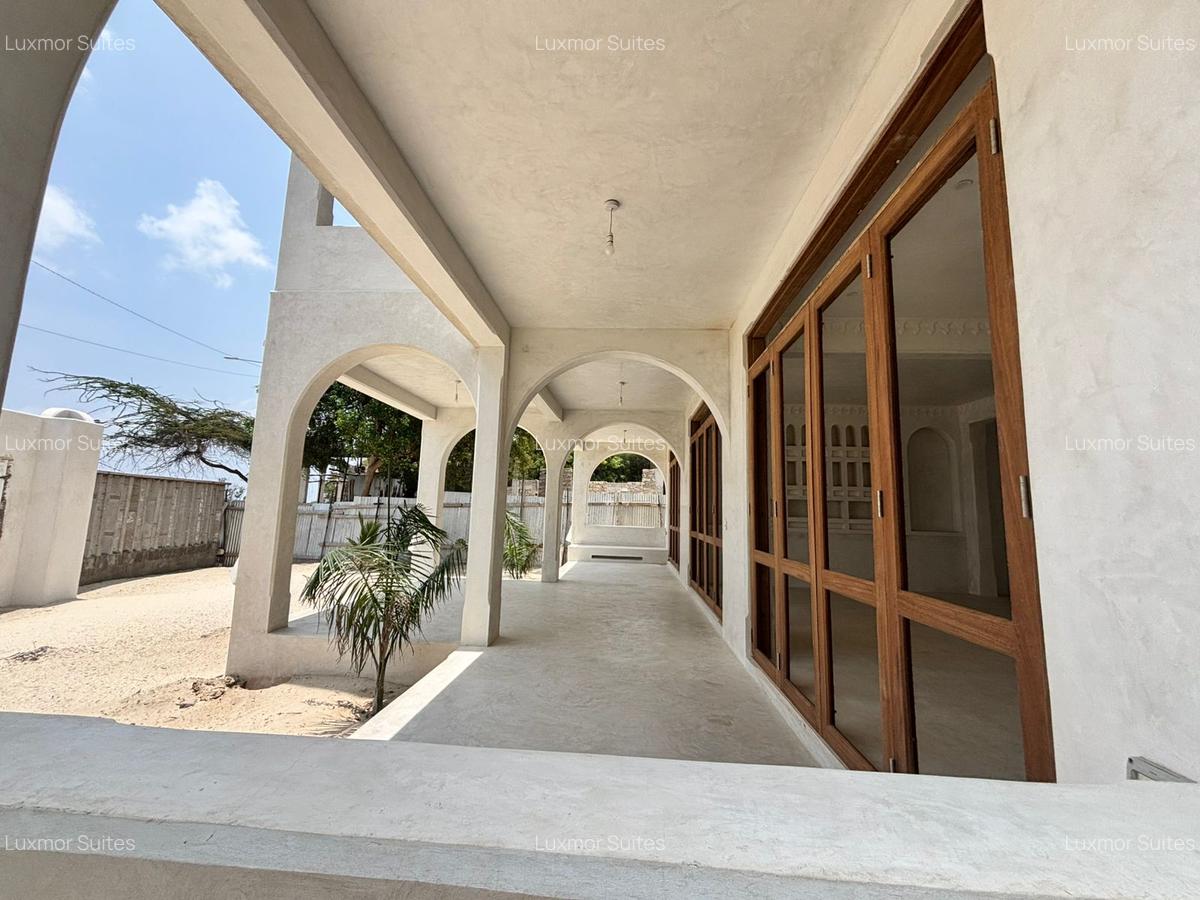 5 Bed Villa with En Suite at Lamu Shela Area - 4