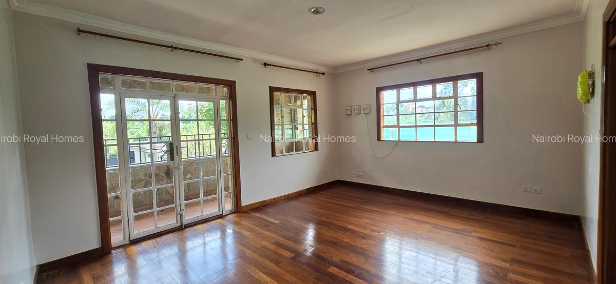 4 Bed House with En Suite at Mimosas Drive - 20