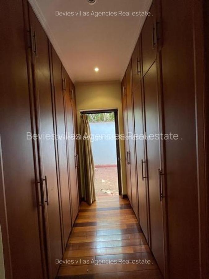 4 Bed Townhouse with En Suite in General Mathenge - 7